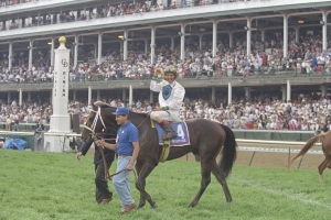 WHAT IS THE OLDEST, STILL RUNNING THOROUGHBRED RACETRACK IN THE UNITED STATES?
