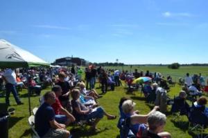 WHAT MAKES KENTUCKY DOWNS SUCH AN UNUSUAL RACETRACK?